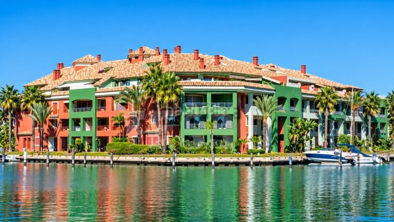 Foto eeb65241-4b42-4dc2-b3f8-82f2b3d4a7cb. Piccolo appartamento con parcheggio piscina in puerto de Sotogrande-la marina Sotogrande