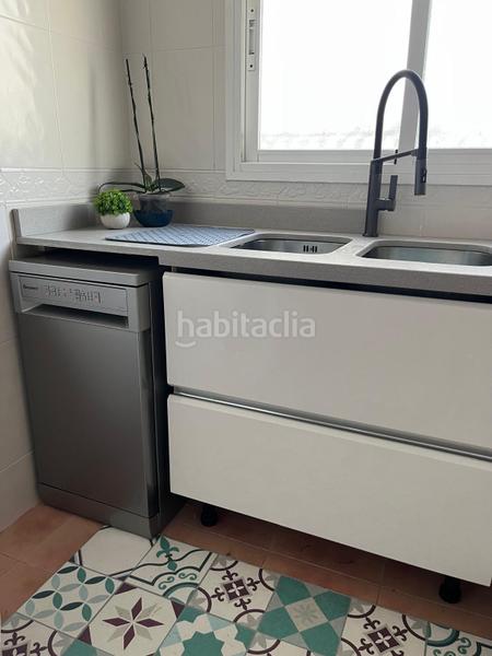 Foto a674e8cc-a86f-4ebc-abbb-5dc0467ae870. Casa aparellada a Manilva pueblo Manilva