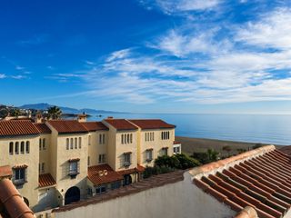 Maison jumelée à Bahía de Casares. Chalet adosado en venta en marina de casares  a escasos metros d