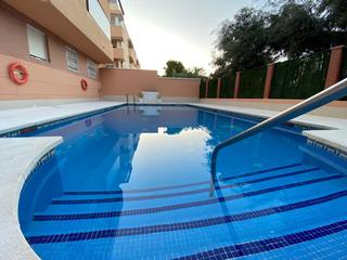 Appartement à Puerto de Estepona. Apartamento reformado de 3 dormitorios en ubicación privilegiada