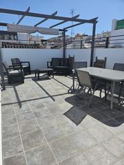 Casa adossada a Centro. Casa adosada de esquina totalmente reformada