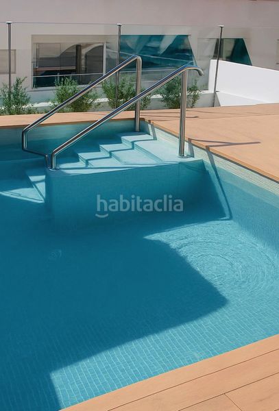 Foto 940afd1d-f3eb-4d2a-86f4-acadf7453c5d. Planta baja apartamento nuevo totalmente amueblado en puerto en Estepona