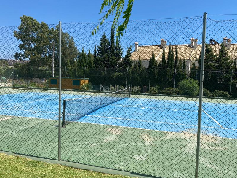 Foto fd4842b9-62ff-4d95-a5bc-8d73010358ba. Piccolo appartamento con parcheggio piscina in Centro Estepona