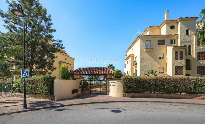 Foto 56d989f2-9ec4-47f2-89cc-e723e0061640. Ground floor with parking pool in La Concha - Resina Golf Estepona