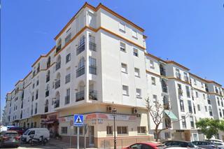 Apartament a Puerto de Estepona. Impresionante piso en primera planta en el prestigioso huerta nu