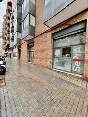 Local Comercial a Carrer de trinxant 98. Local esquinero