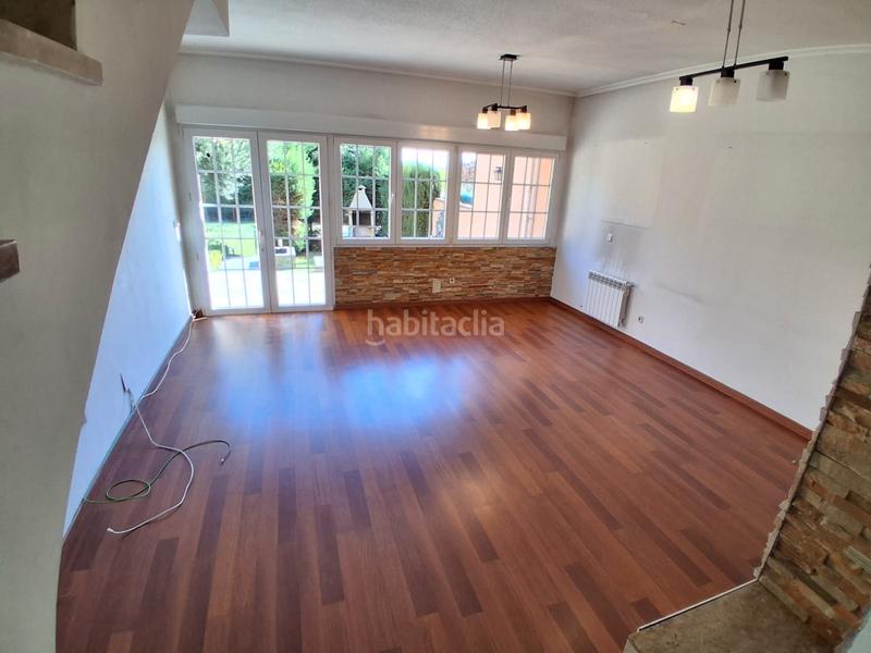 Foto ed5ed3fe-b16f-4e82-953a-1d625ae7e58f. Casa adossada amb calefacció piscina a La Navata Galapagar