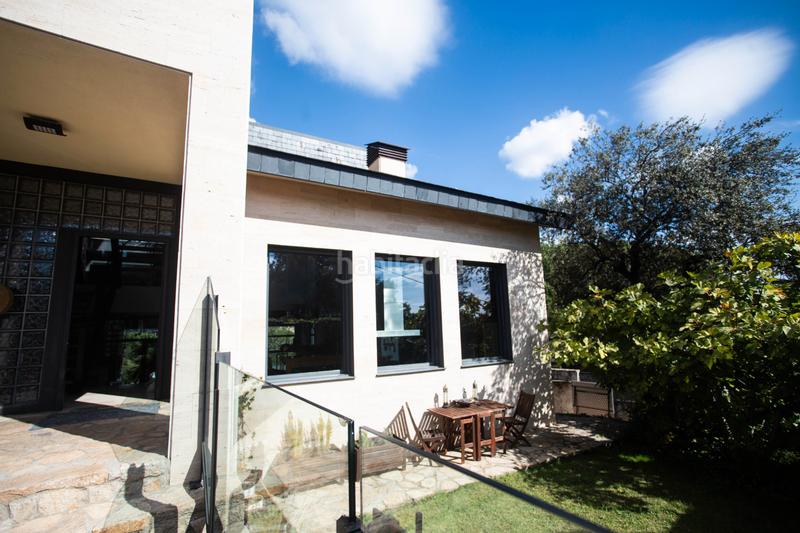 Foto e8f3ac45-064d-413e-89bb-a4b03adc3a69. Chalet avec cheminée chauffage parking piscine dans Galapagar