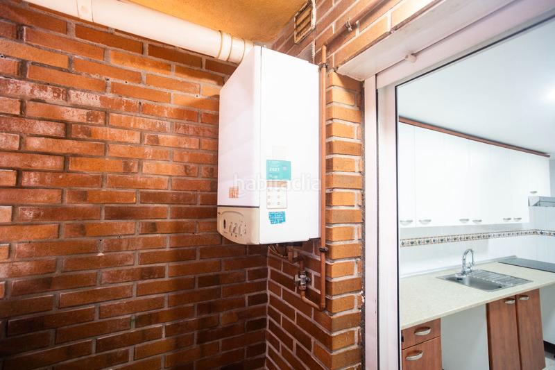 Foto 3729ca0d-9c1e-4cb9-931b-af02b2b08599. Ground floor with pool in Casa Amarilla Galapagar