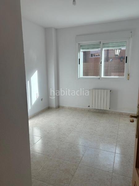 Foto b9d5f4cf-b07f-4e9f-9d18-3dc7c988d2c6. Ground floor with pool in Casa Amarilla Galapagar