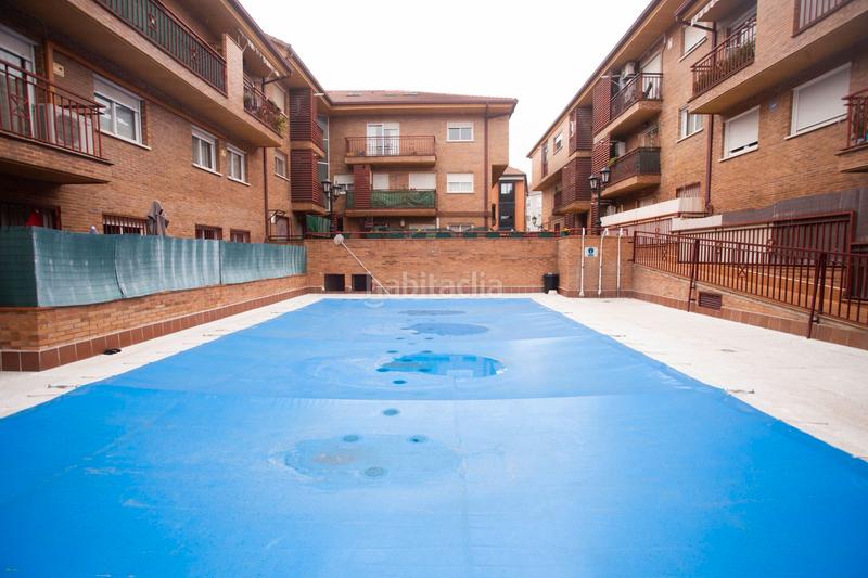 Foto facebc3e-3c1c-4884-9aff-d3ff44820ea4. Ground floor with pool in Casa Amarilla Galapagar