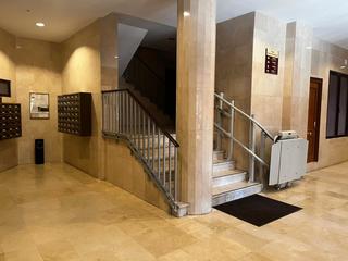 Location Appartement à Los Cármenes. Amplio piso de 140 m² con 4 dormitorios y trastero en zona privi