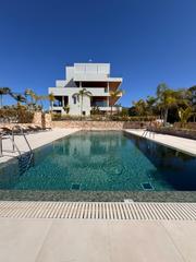 Miete Zweistöckige Wohnung in Las Lomas de Río Verde. Exclusivo dúplex en la milla de oro de marbella
