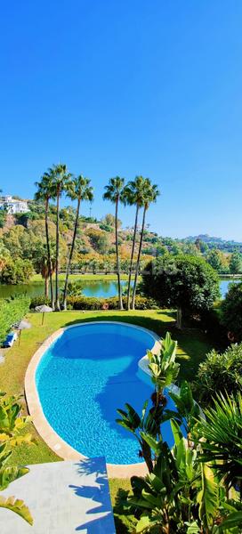Foto f138b317-df85-4e16-83f2-c61c80d40977. Rent ground floor with heating parking pool in El Paraíso Benahavís