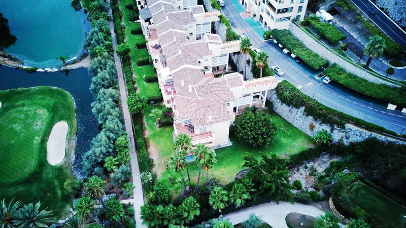 Foto f574466c-aa08-4881-9df4-256b761a8c67. Rent ground floor with heating parking pool in El Paraíso Benahavís