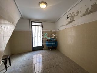 Casa a Avenida Alemania-Italia. Casa en venta en villarreal  vilareal, 5 dormitorios.