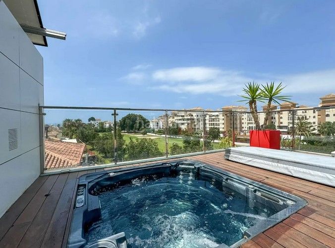 Foto fc096003-610a-4b47-9792-91a9dba03c40. Chalet avec parking piscine dans Playa de Granada Motril