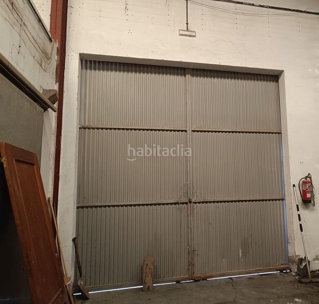 Foto f35189db-8800-471e-8480-8b39bdf40ca0. Nau industrial a Playa de Granada Motril