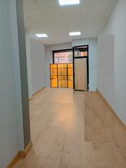 Local commercial à Motril  ciudad. Alquiler local motril centro