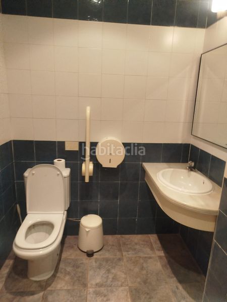 Foto 625ec7c8-1aa9-4734-8d70-2d3d01863378. Local comercial a Lobres Salobreña