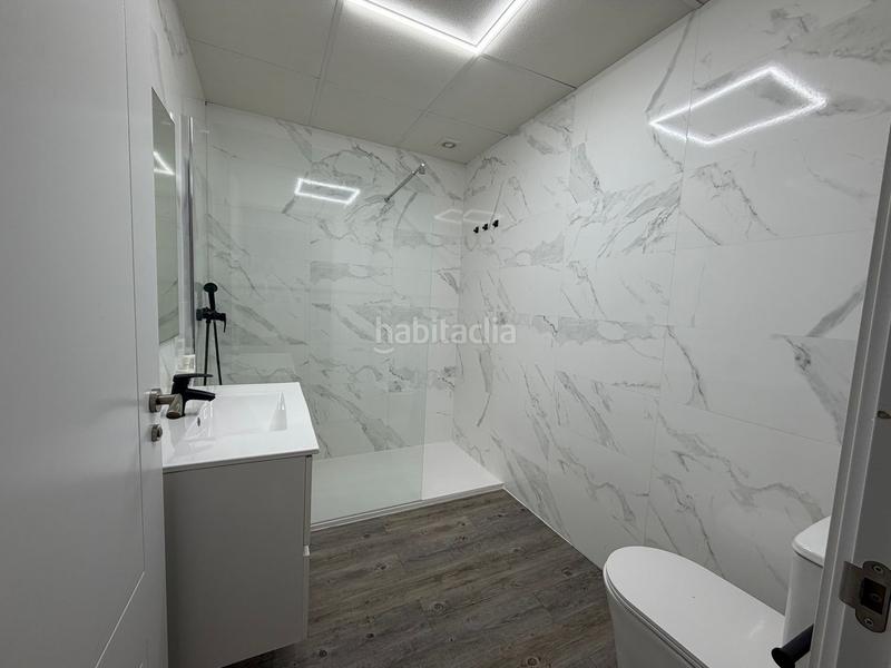 Foto 88bca1f8-1e7f-4fe9-a98c-03a20c0095ce. Local comercial en avenida alcoi 123 en Campoamor Alicante