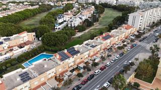 Maison jumelée à Calle britania 13. Chalet adosado en calle britania,13.