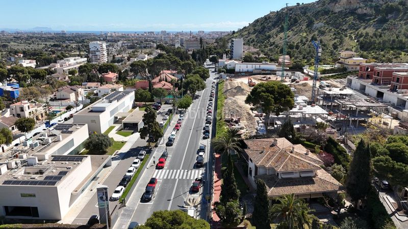 Foto 4be656b1-dc45-486d-ae36-ab9ffab2bc7c. Chalet in avenida albufereta in Vistahermosa Alicante
