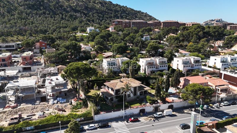 Foto c13fe906-2012-42b8-b997-e5212d05bc14. Chalet in avenida albufereta in Vistahermosa Alicante