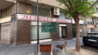 Local Comercial a Calle Calle Poeta Zorrilla 2