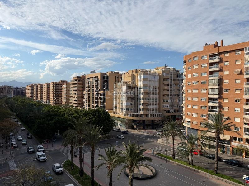 Foto ed4ce190-2b4d-42b2-bace-bdb6b410923b. Pis amb aparcament piscina a Garbinet - Parque de las Avenidas Alicante