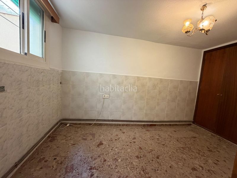 Foto 5d2ff280-1e5b-415b-9989-d93a938f8991. Edificio en calle de toledo 16 edificio en el casco antiguo en Alicante