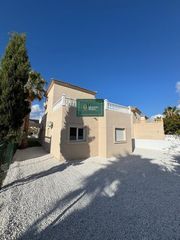 Casa adossada en Oriola 57. Chalet adosado en campello