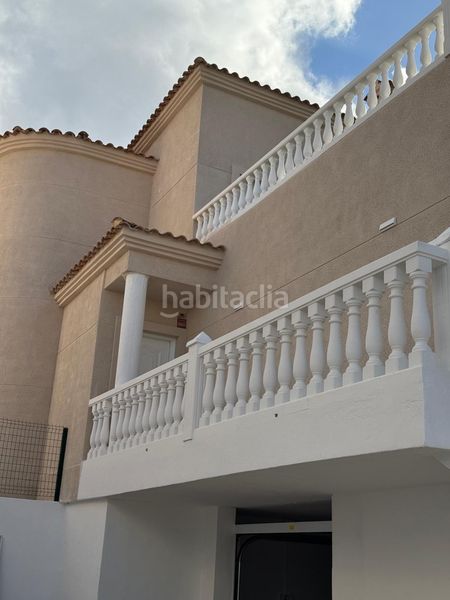 Foto 1ada0975-ec10-4bfa-b032-6f5690edc82e. Casa adossada amb aparcament piscina a Pueblo Acantilado-Lanuza Campello (el)
