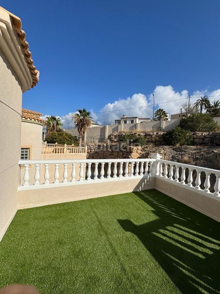 Foto 7c90c571-5d93-4ff0-b912-30981856edbf. Casa adossada amb aparcament piscina a Pueblo Acantilado-Lanuza Campello (el)