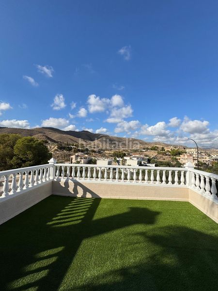 Foto dd09f158-2021-4cb7-9d0d-7f4fc3669a64. Casa adossada amb aparcament piscina a Pueblo Acantilado-Lanuza Campello (el)