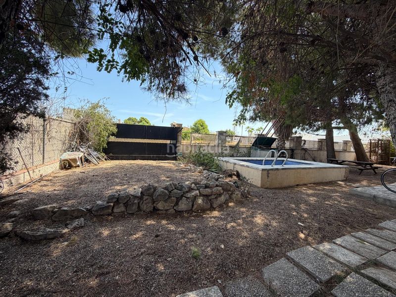 Foto f6cc6114-4788-4667-921e-9721f7bb4021. Casa adossada a calle calle violeta 1 a La Huerta Mutxamel