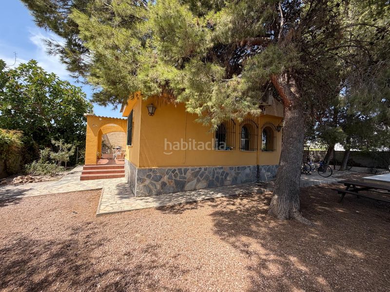 Foto f787aab0-763c-4e95-9e68-5997a77c3ef3. Casa adossada a calle calle violeta 1 a La Huerta Mutxamel