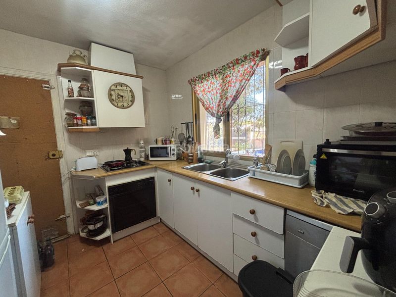 Foto fed0a026-17a7-4c50-819d-6b9a64bf46a3. Casa adossada a calle calle violeta 1 a La Huerta Mutxamel