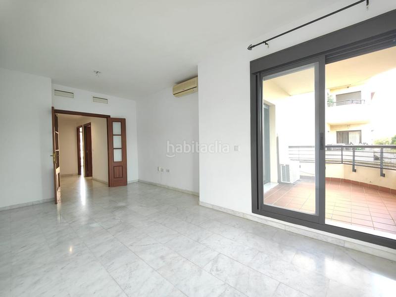 Foto 1696d0c2-9d25-4817-95db-75bcde6cd51b. Flat with parking pool in Casco Antiguo Mairena del Aljarafe