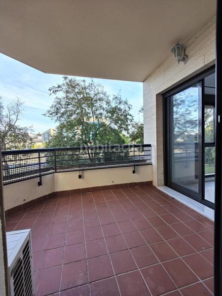 Foto 7845d732-b620-4475-aeee-378dcf79df31. Flat with parking pool in Casco Antiguo Mairena del Aljarafe