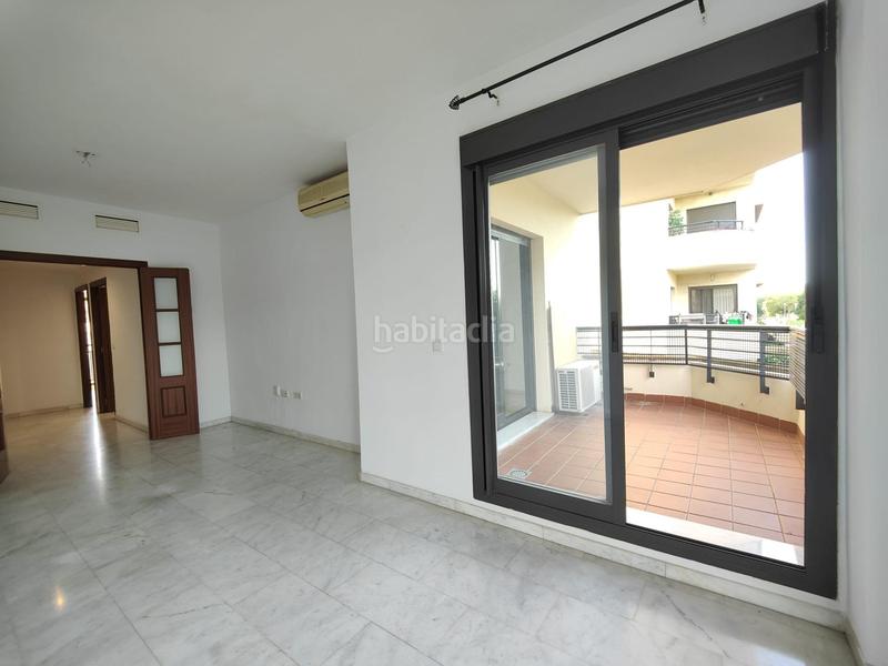 Foto 7ccd6168-41ed-47f2-8d27-a4872b34c249. Flat with parking pool in Casco Antiguo Mairena del Aljarafe