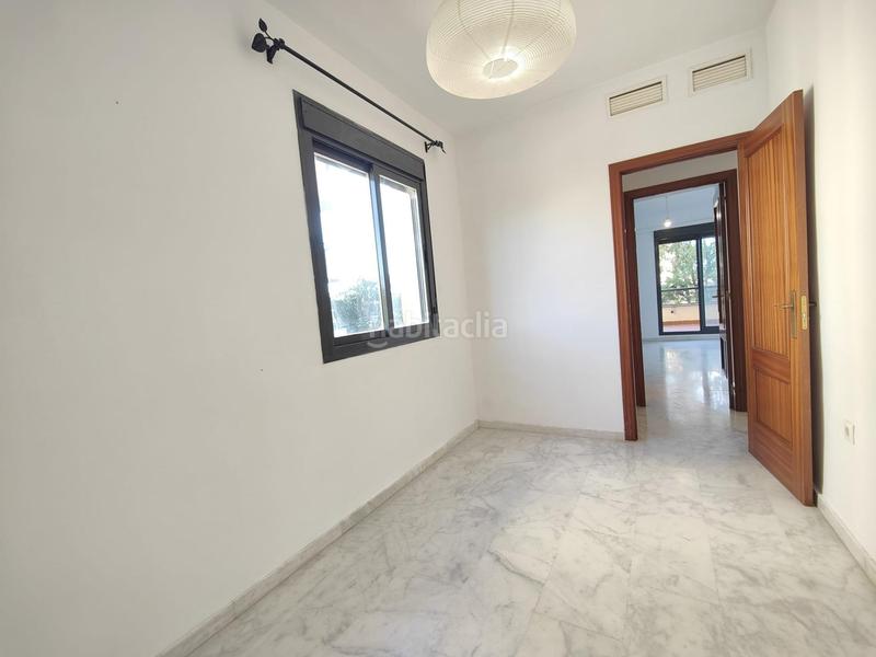 Foto bd7a0924-977d-4aa1-8c83-a710ed74d734. Flat with parking pool in Casco Antiguo Mairena del Aljarafe