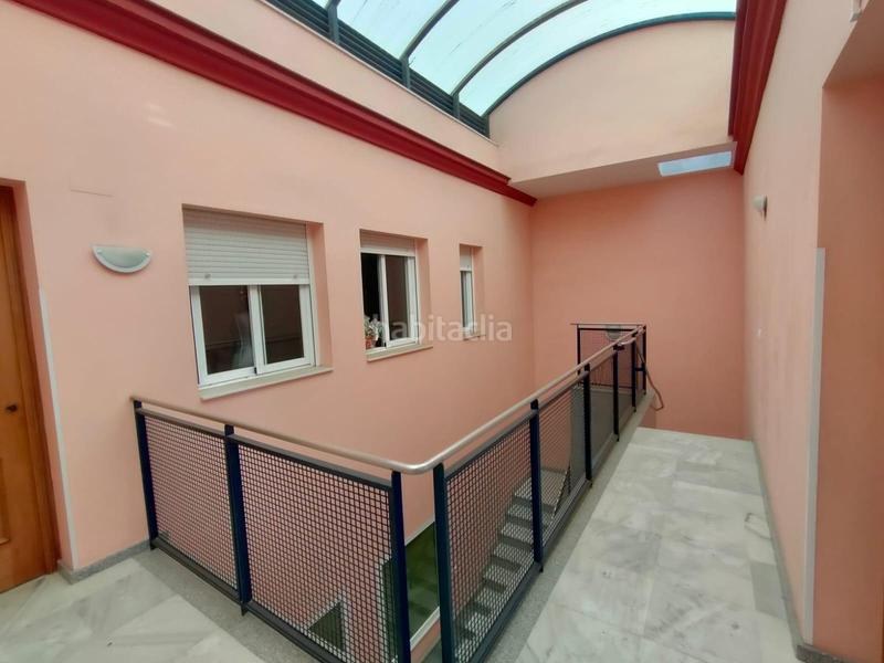 Foto 3d2de082-bb81-4000-8a04-88b420142f2b. Location bureau dans Centro Tomares