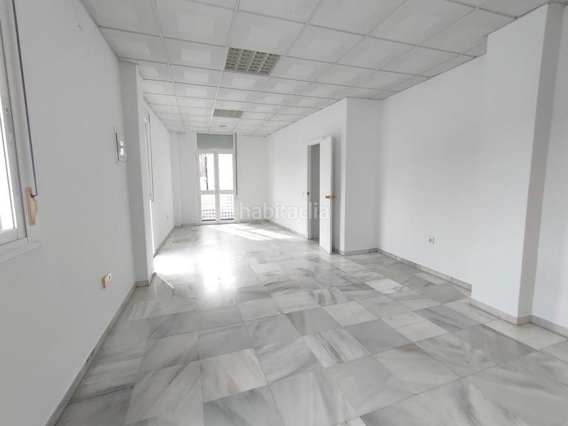 Foto 69556583-d342-4eb7-9a1c-c3cb8e08a7ef. Location bureau dans Centro Tomares