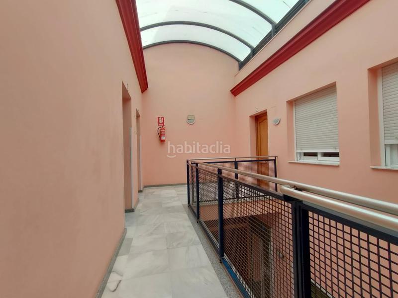 Foto b3e6dcc9-7a0c-4bc7-bcef-db177919954a. Location bureau dans Centro Tomares