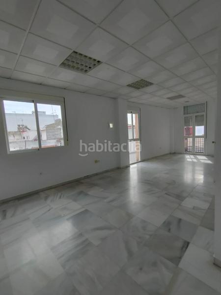 Foto fc50ac4e-bc77-4fa1-a27f-016fab419f9b. Location bureau dans Centro Tomares