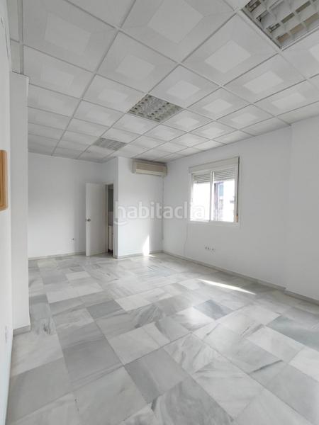 Foto bf2df378-795e-4e7a-9b8e-5553681fdb16. Lloguer oficina a Centro Tomares