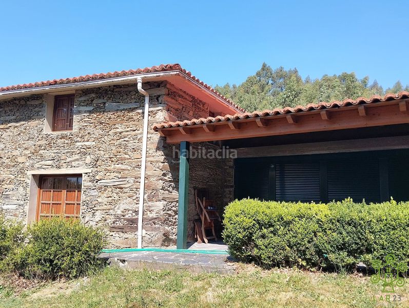 Foto 3b6e69a6-15d0-415b-affe-f5d78816abac. Casa amb xemeneia calefacció aparcament piscina a Abegondo