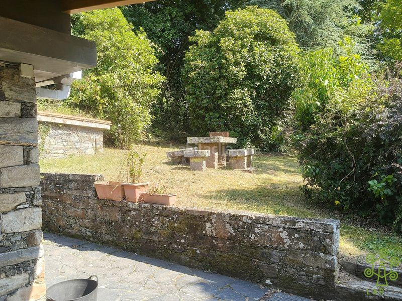 Foto ae359fc6-be84-40d0-b4a9-4cc78acda1ef. Casa amb xemeneia calefacció aparcament piscina a Abegondo