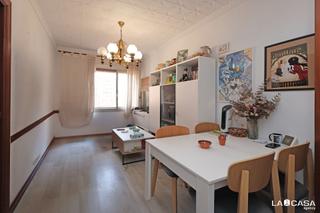 Appartement  Carrer de castelao. Piso de 3 habitaciones en santa eulalia – l’hospitalet